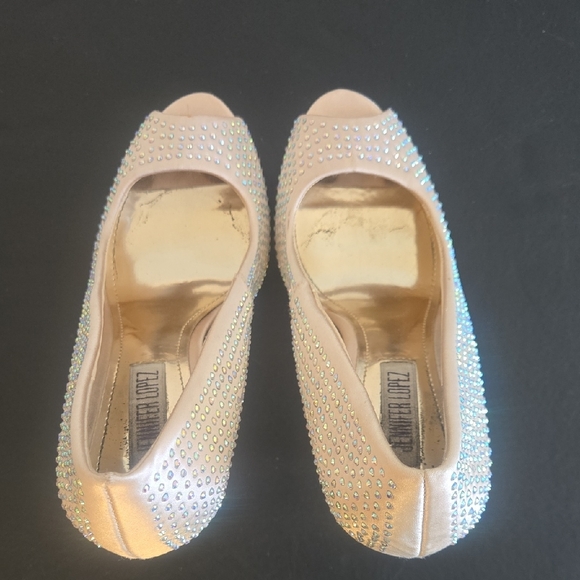 Jennifer Lopez Sparkling Beige Peep-Toe Heels - Picture 6 of 11